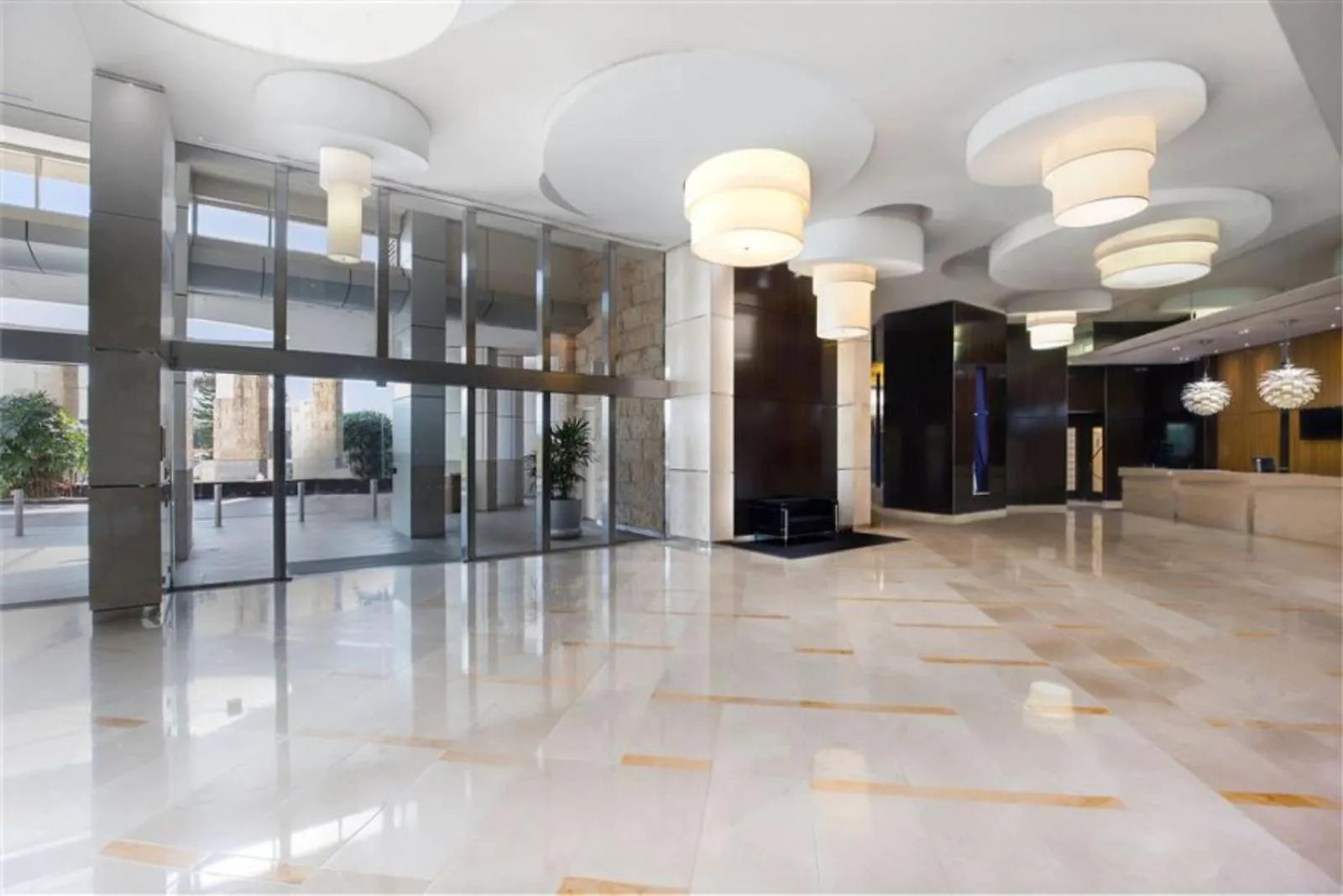Tropical Luxurious Retreat Apartment Gold Coast Australia
