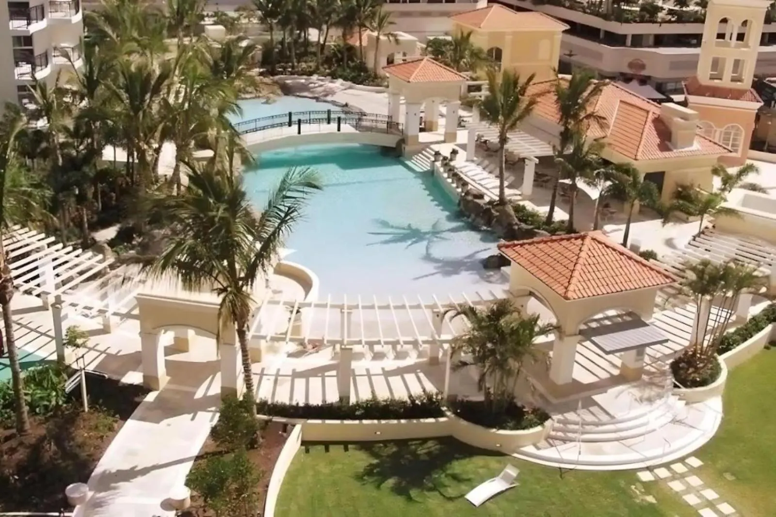 Tropical Luxurious Retreat Apartment Gold Coast Australia