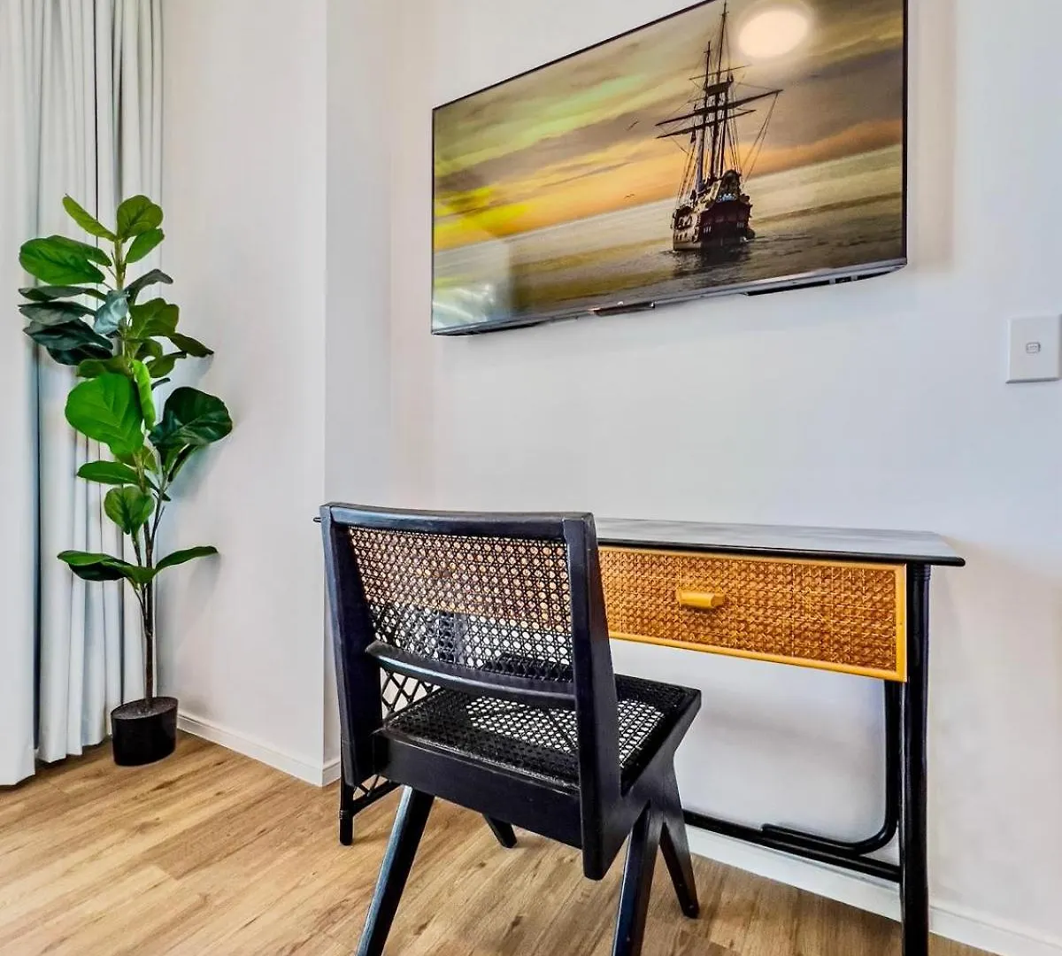 Tropical Luxurious Retreat Apartment Gold Coast