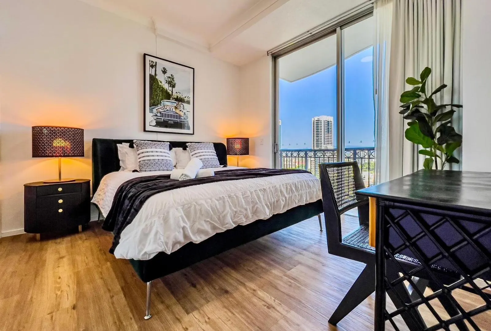 Tropical Luxurious Retreat Apartment Gold Coast Australia