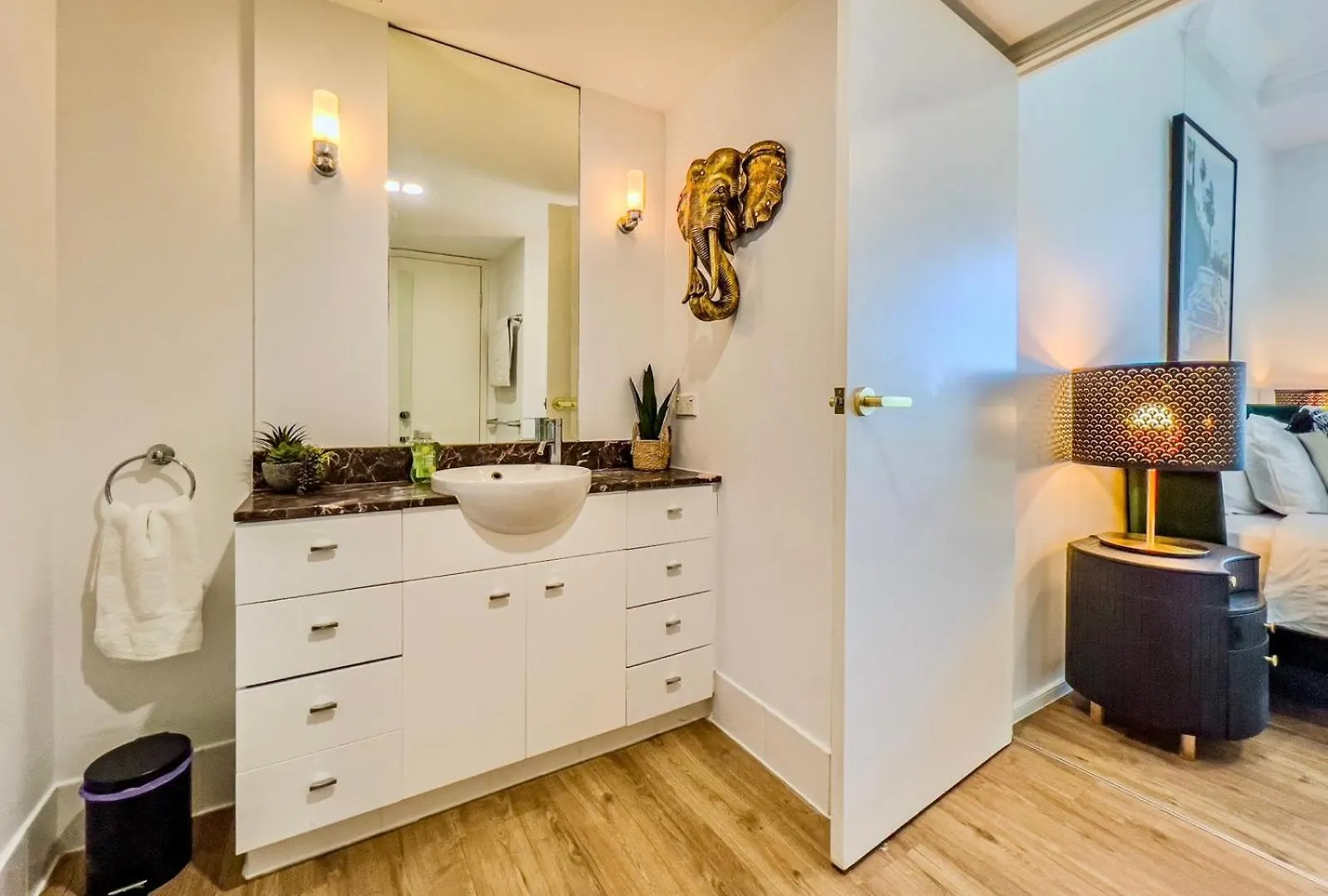 Tropical Luxurious Retreat Apartment Gold Coast