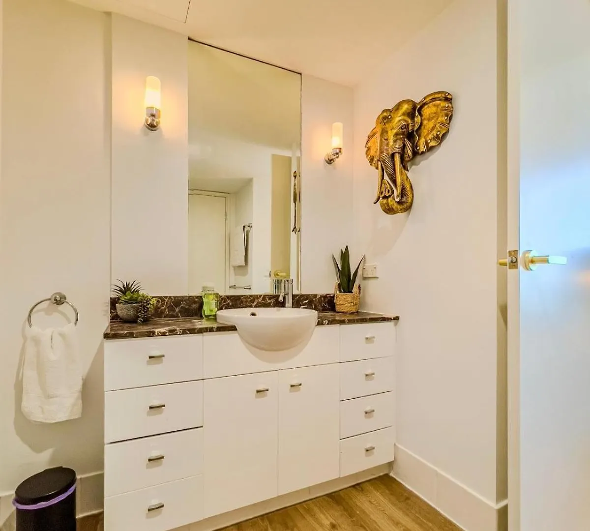 Tropical Luxurious Retreat Apartment Gold Coast