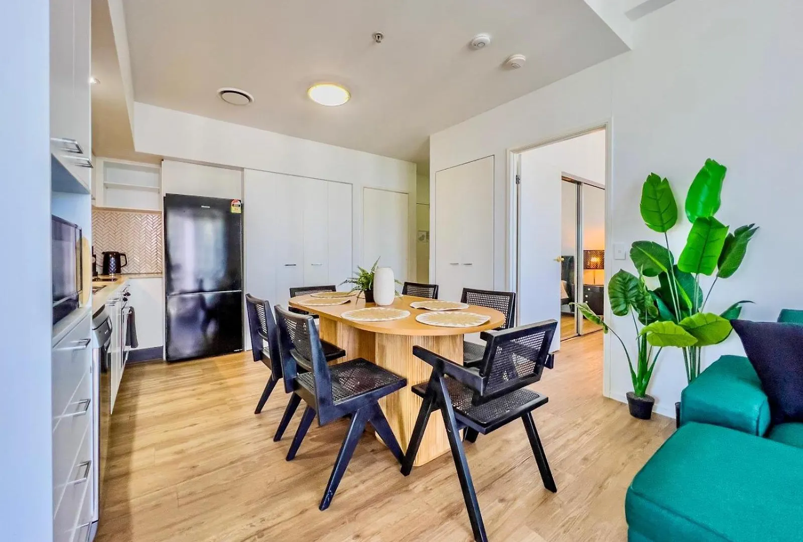Tropical Luxurious Retreat Apartment Gold Coast Australia