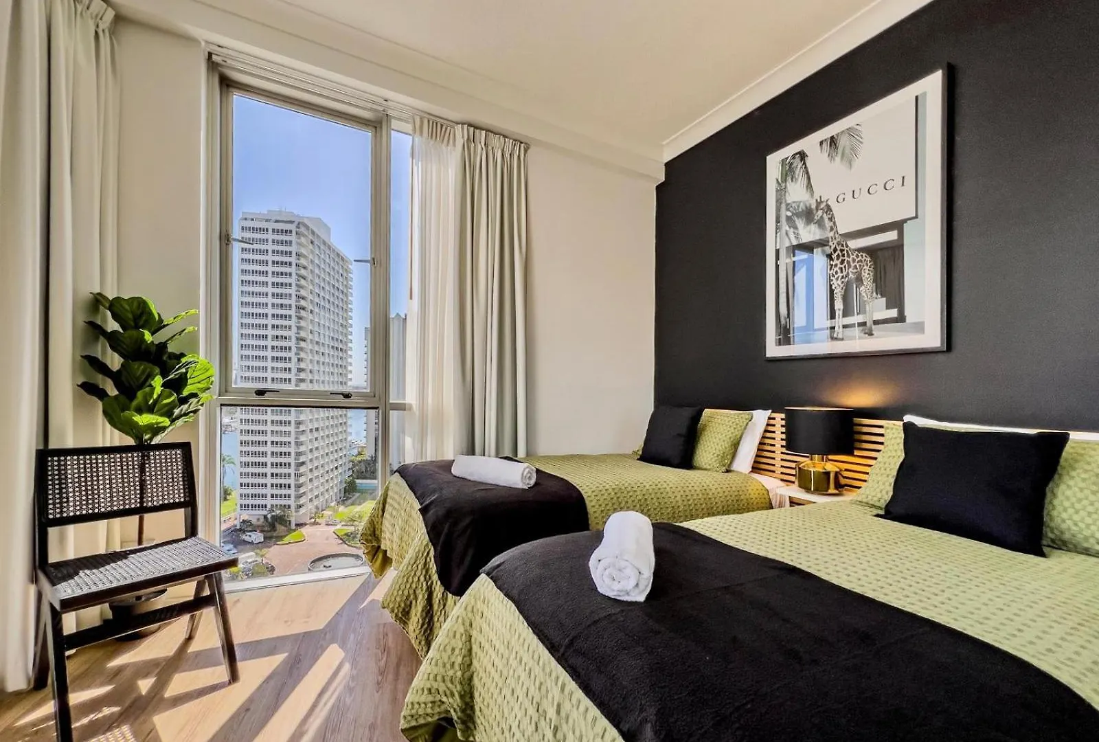 Tropical Luxurious Retreat Apartment Gold Coast