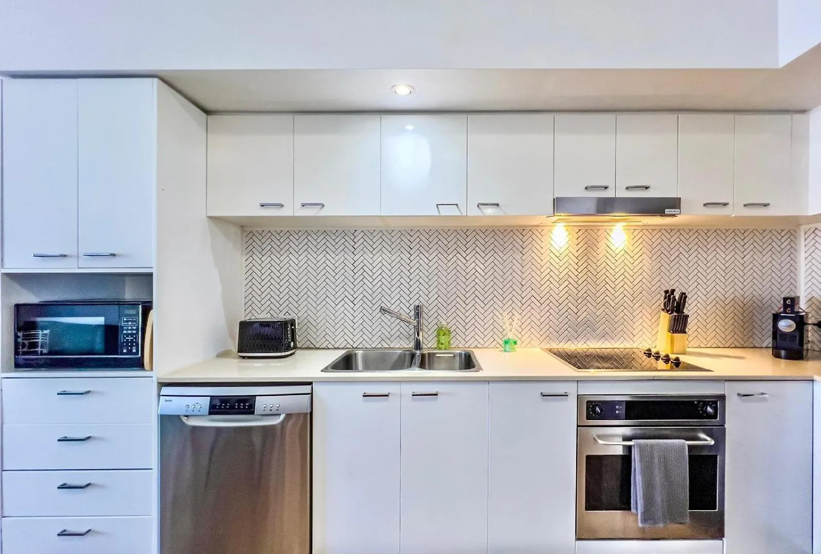 Tropical Luxurious Retreat Apartment Gold Coast
