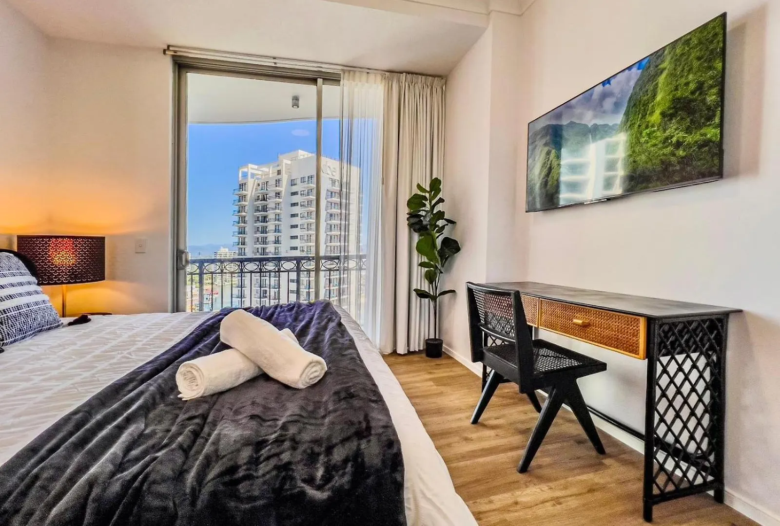 Tropical Luxurious Retreat Apartment Gold Coast